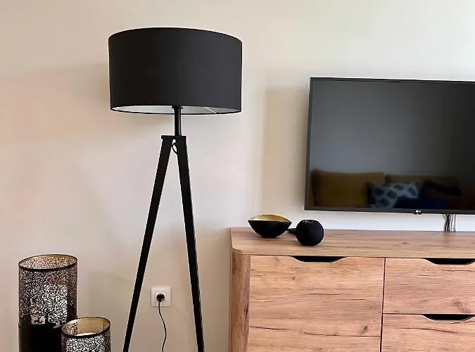 Sunny In Bellicity Complex Равда